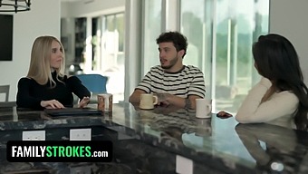 Pacar Cantik Dan Ibu Tiri Nakal Dalam Syuting Video Panas Untuk Teamskeet