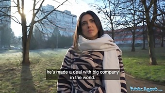 Veľký Penis A Výstrek V Pov Videu Študentky