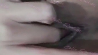 她给我发了一段她兴奋和高潮经历的视频