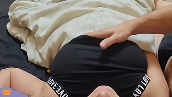 Kenikmatan Tak Terbatas: Rangsangan Puting Menyebabkan Orgasme Yang Intens