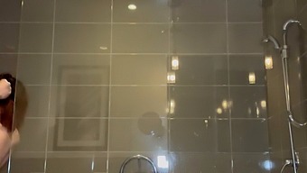 Mijn Arabische Stiefzus Geeft Me Voor Het Eerst Een Blowjob In Deze Fantasievideo