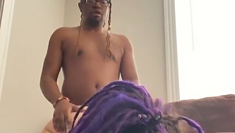 Una Amatoriale Dai Capelli Viola Viene Penetrata Brutalmente In Un Video Fatto In Casa